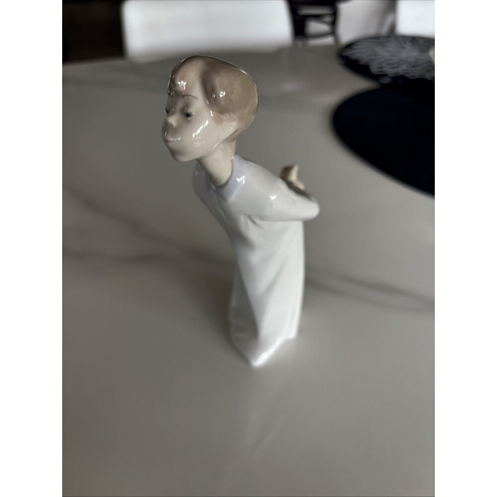 LLADRO Porcelain Boy Blowing A Kiss  4869